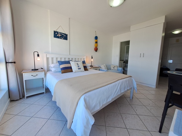 /cpsess9202181670/frontend/jupiter/filemanager/editors/./stay/AOVB 03 Bedroom and living area